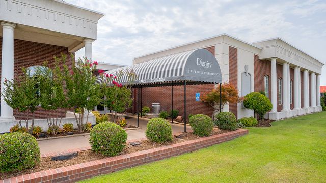 Funeral Services at Baggerley Funeral Home in Edmond, Oklahoma | FuneralHomes.fyi Baggerley Funeral Home Edmond Oklahoma
