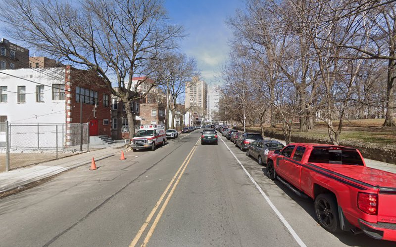 Funeral Services at La Paz Funeral Home in Bronx, New York | FuneralHomes.fyi La Paz Funeral Home Bronx New York