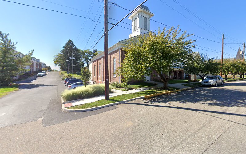 Funeral Services at Sidney P Laughlin Memorial Chapel in Woodstock, Virginia | FuneralHomes.fyi Sidney P Laughlin Memorial Chapel Woodstock Virginia