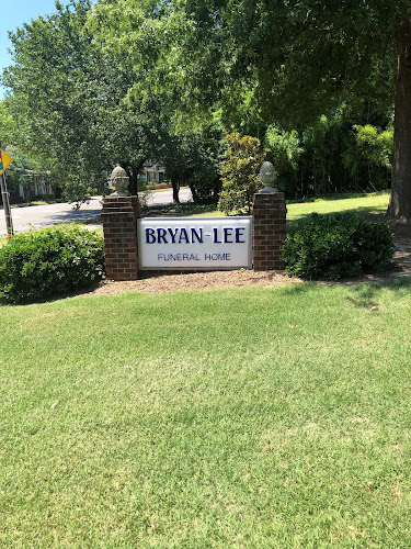 Funeral Services at Bryan-Lee Funeral Home in Raleigh, North Carolina | FuneralHomes.fyi Bryan-Lee Funeral Home Raleigh North Carolina