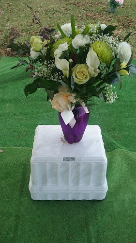 Funeral Services at Markham Memorial Gardens in Chapel Hill, North Carolina | FuneralHomes.fyi Markham Memorial Gardens Chapel Hill North Carolina