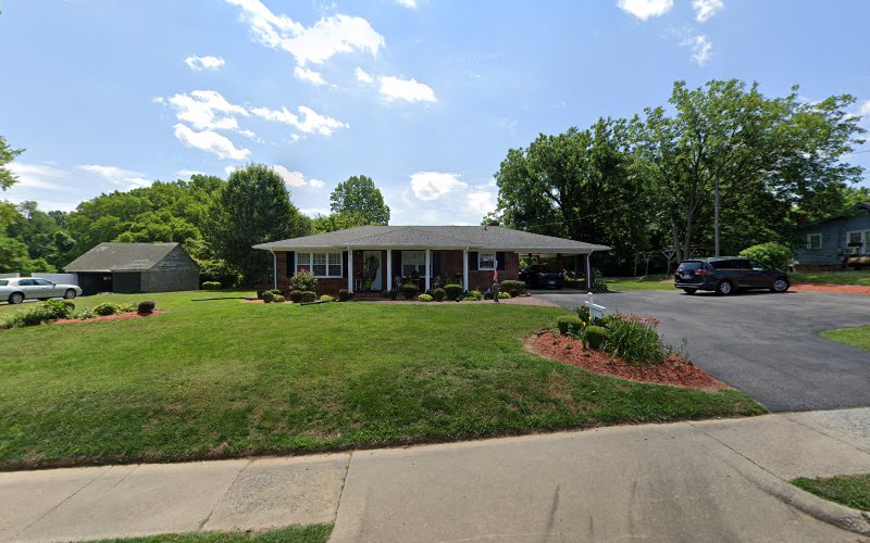 Funeral Services at Crawford House in Halifax, Virginia | FuneralHomes.fyi Crawford House Halifax Virginia